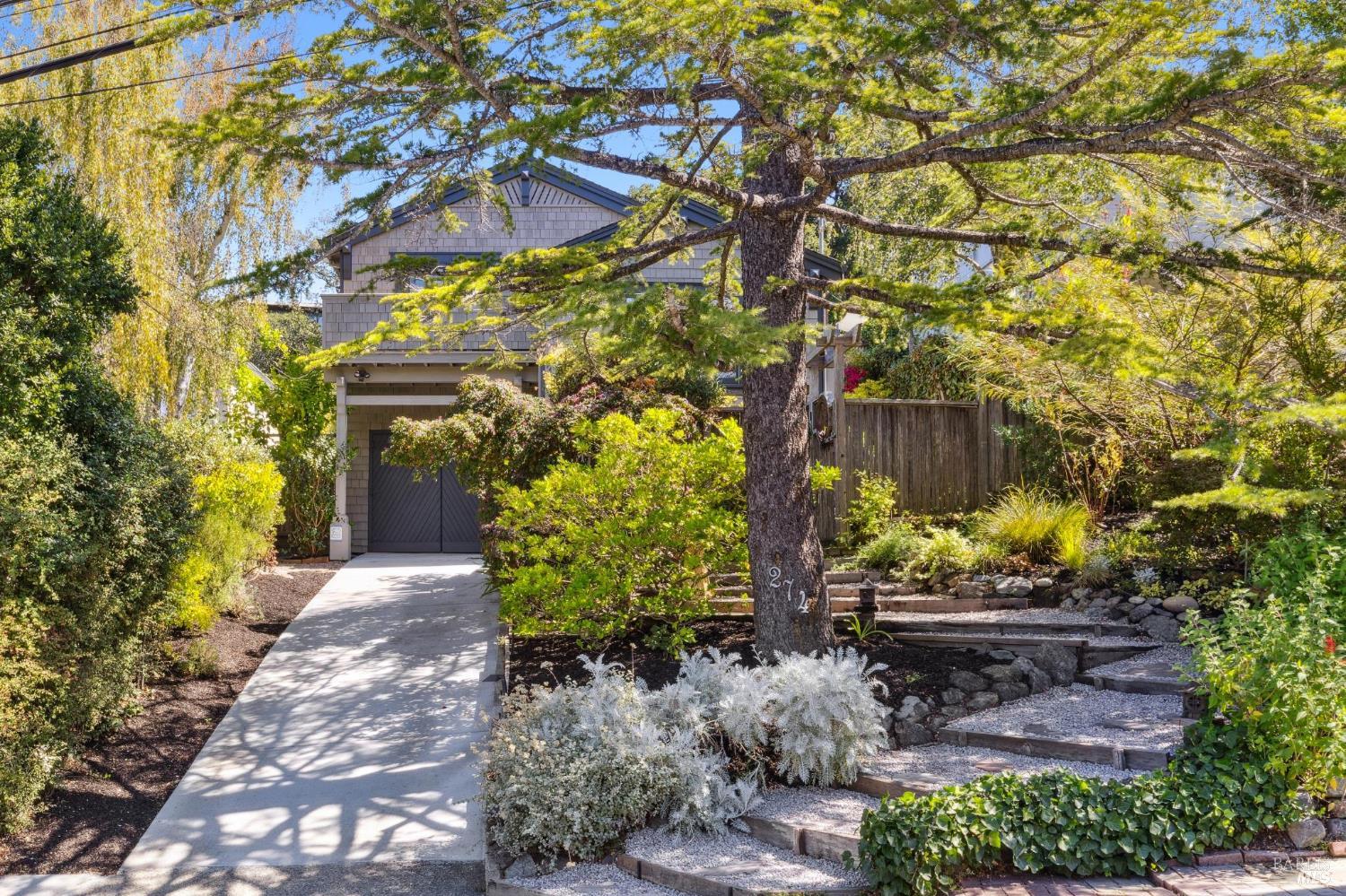 Detail Gallery Image 3 of 43 For 274 Sausalito St, Corte Madera,  CA 94925 - 2 Beds | 1 Baths