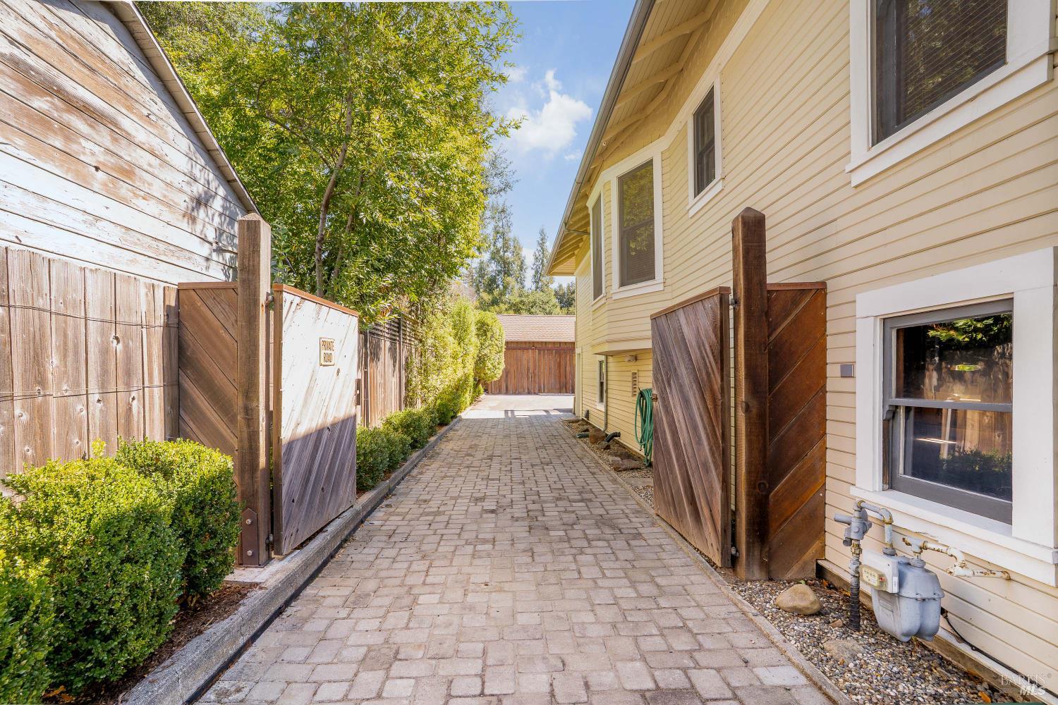 Detail Gallery Image 8 of 94 For 362 Jefferson St, Napa,  CA 94559 - 2 Beds | 2 Baths
