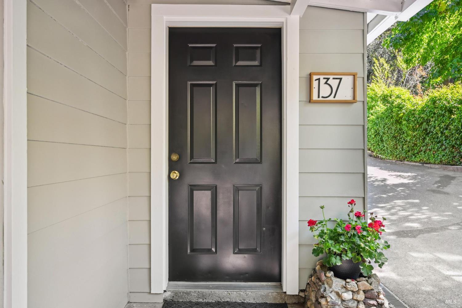 Detail Gallery Image 50 of 74 For 135 Spring Grove Ave, San Rafael,  CA 94901 - 6 Beds | 5/2 Baths