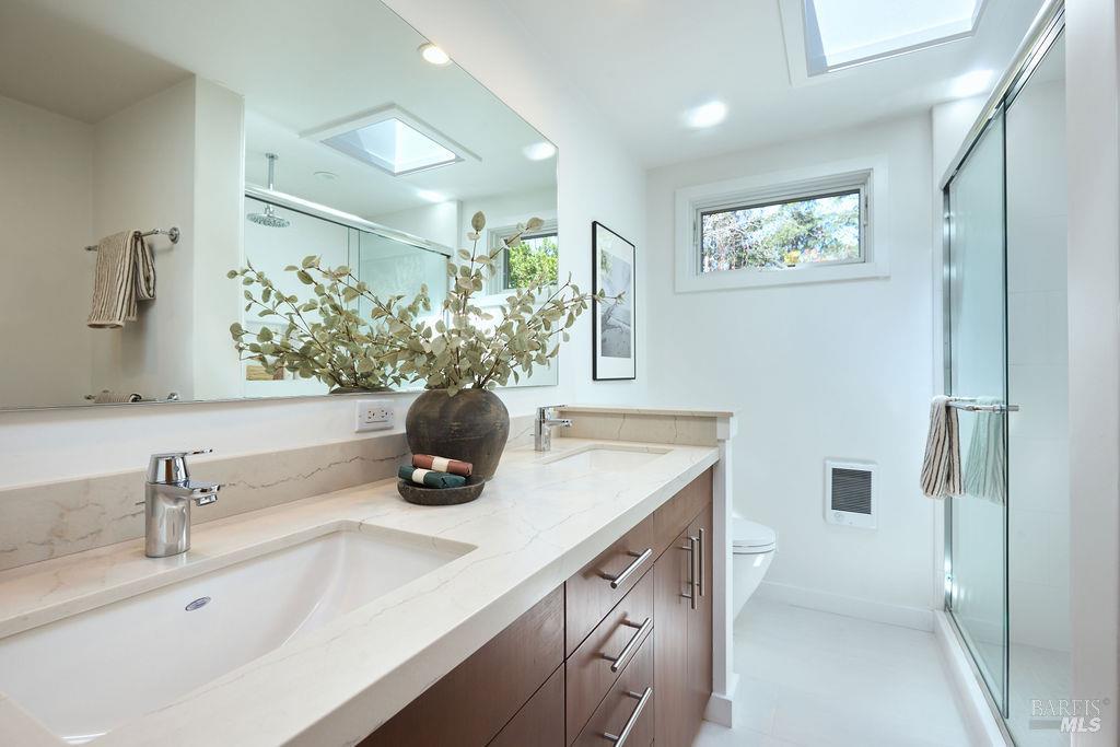 Detail Gallery Image 21 of 56 For 130 Juniper Rd, Bolinas,  CA 94924 - 2 Beds | 1/1 Baths