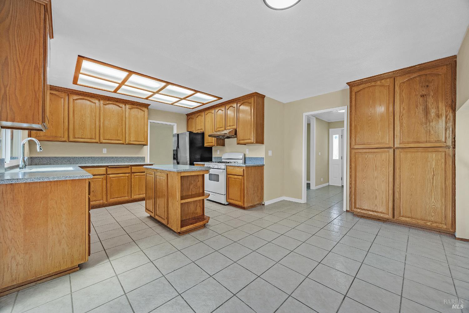 Detail Gallery Image 5 of 43 For 743 Isabella Way, Fairfield,  CA 94533 - 4 Beds | 2/1 Baths