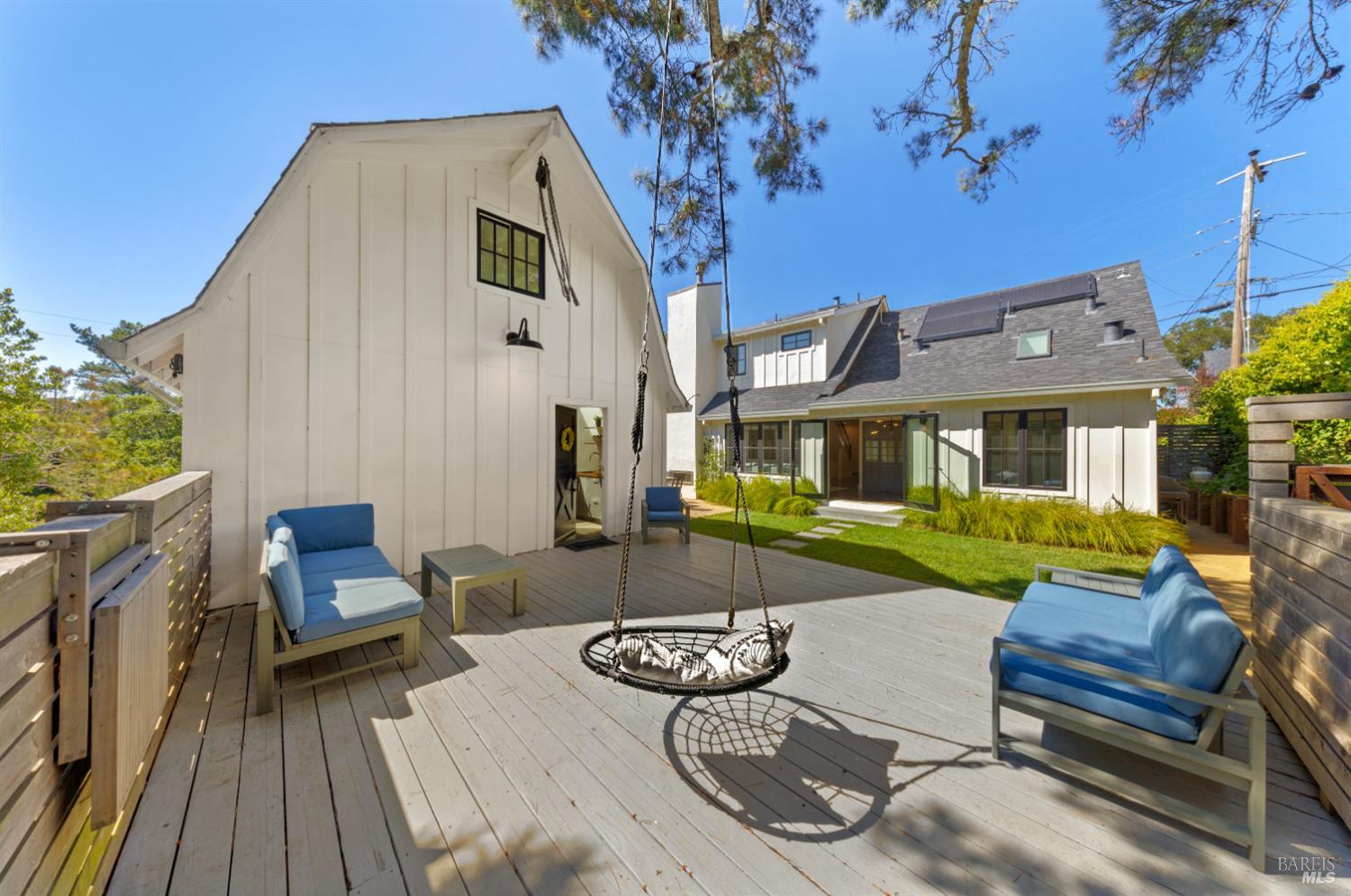 Detail Gallery Image 31 of 39 For 137 Granada Dr, Corte Madera,  CA 94925 - 4 Beds | 4 Baths