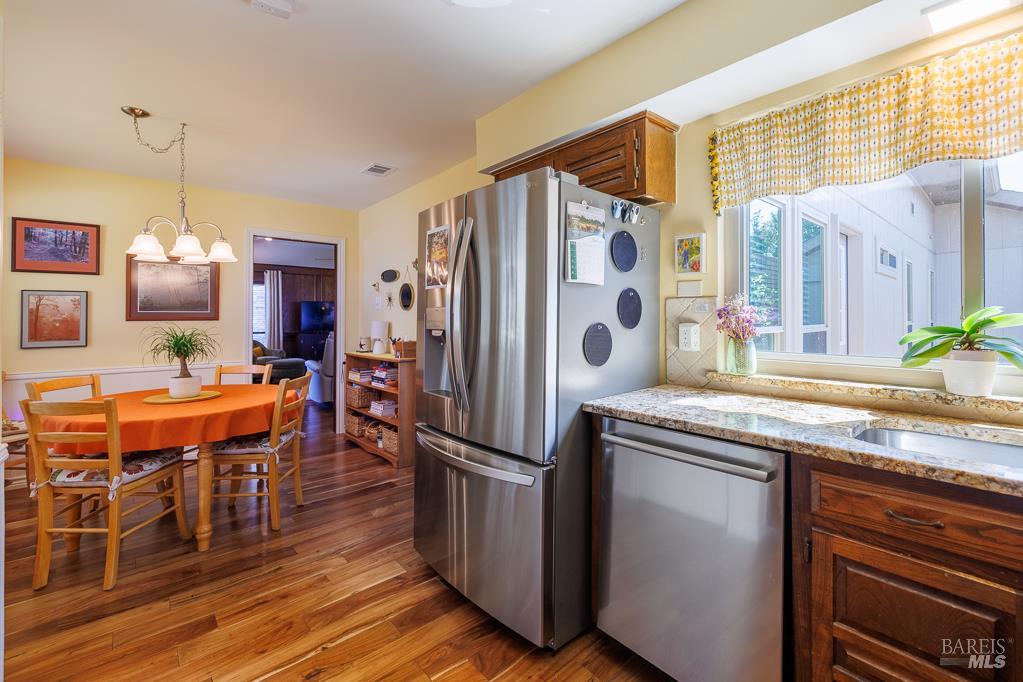 Detail Gallery Image 32 of 37 For 428 Tall Oaks Ln, Other City,  CA 75081 - 2 Beds | 2 Baths