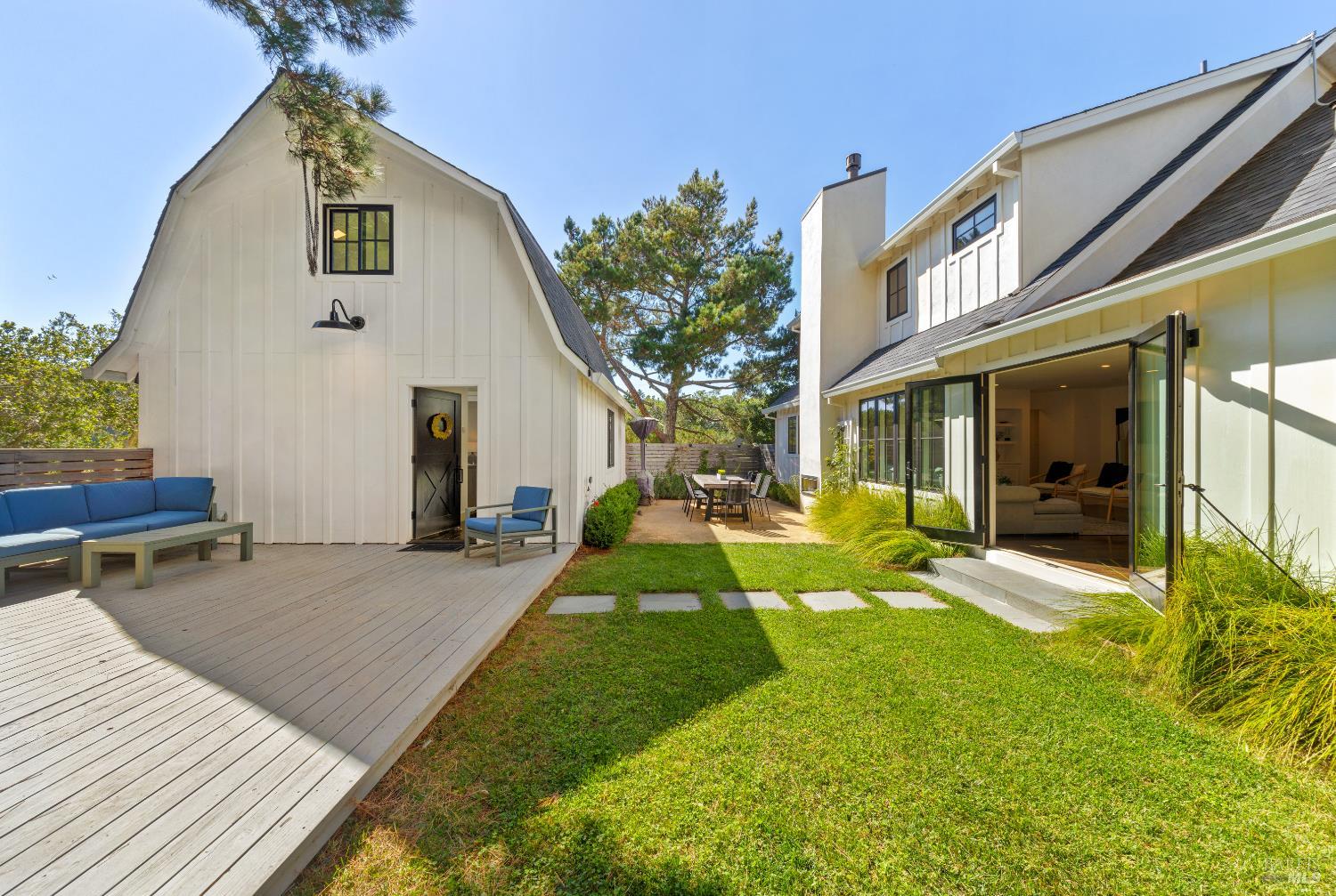 Detail Gallery Image 30 of 39 For 137 Granada Dr, Corte Madera,  CA 94925 - 4 Beds | 4 Baths
