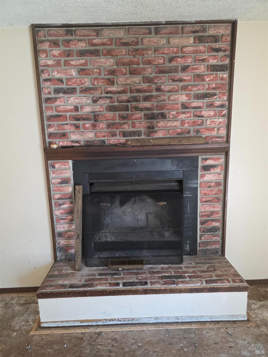 Detail Gallery Image 4 of 6 For 6375 San Benito Way, Rohnert Park,  CA 94928 - 3 Beds | 2 Baths