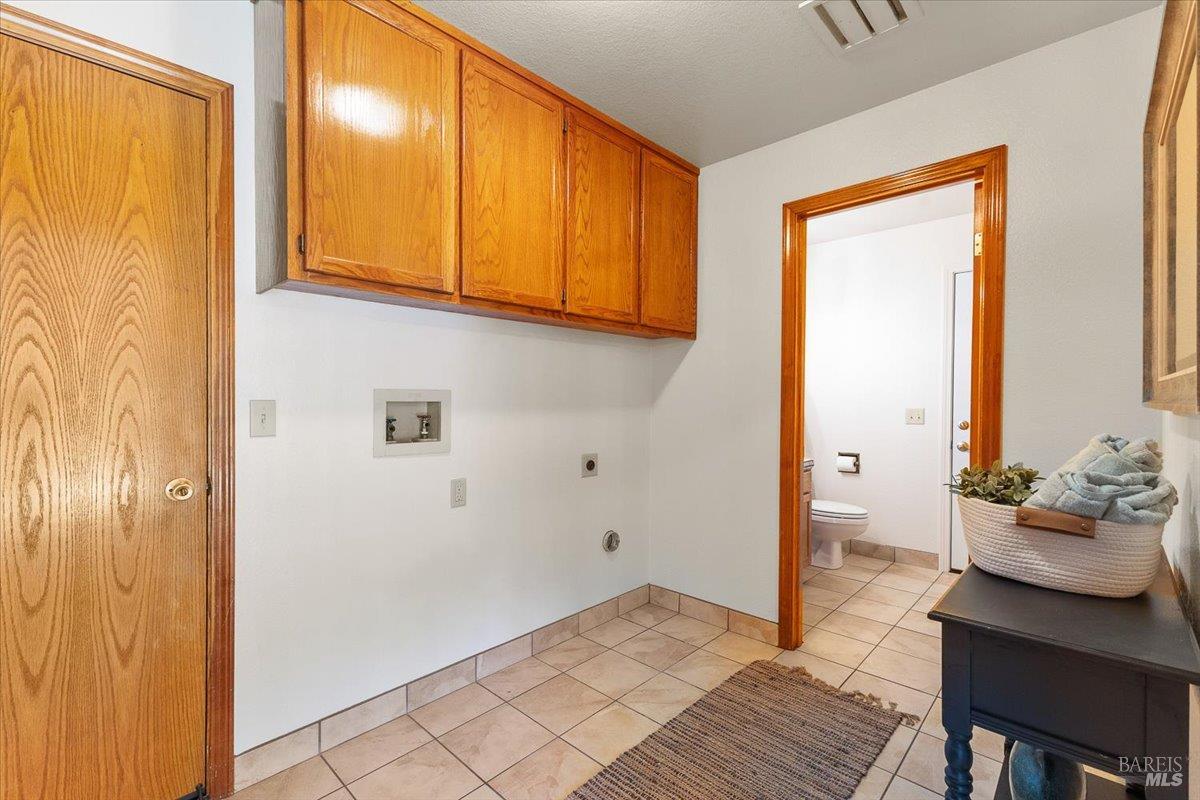 Detail Gallery Image 19 of 42 For 4604 Morris Ct, Santa Rosa,  CA 95405 - 3 Beds | 2/1 Baths