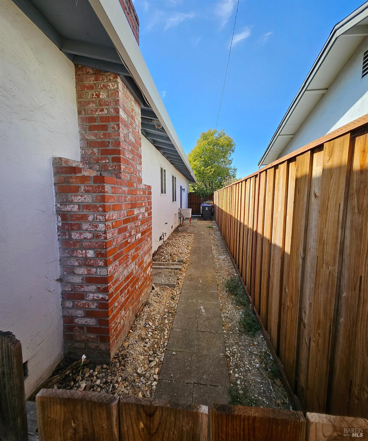 Detail Gallery Image 13 of 19 For 2024 San Luis St, Fairfield,  CA 94533 - 3 Beds | 2 Baths