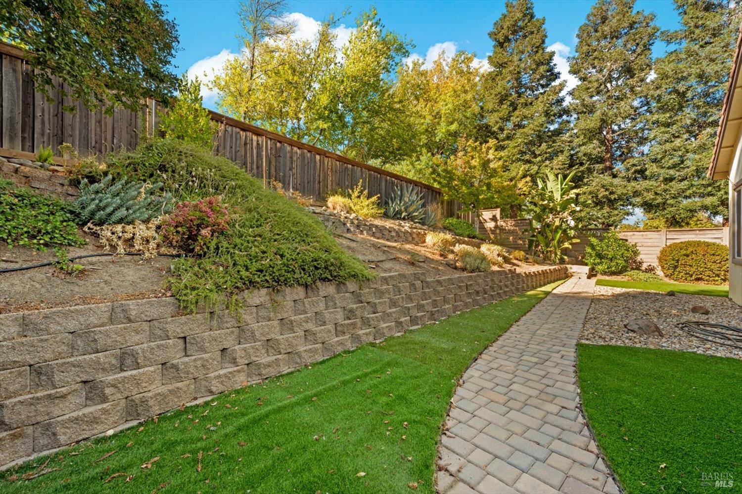 Detail Gallery Image 7 of 51 For 1200 Terrace Ct, Vacaville,  CA 95687 - 4 Beds | 2 Baths