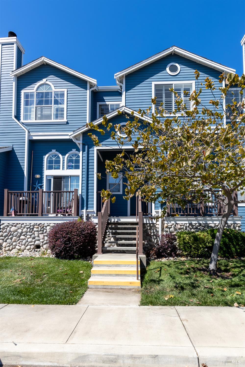 Detail Gallery Image 1 of 23 For 485 E 5th St, Benicia,  CA 94510 - 3 Beds | 2/1 Baths