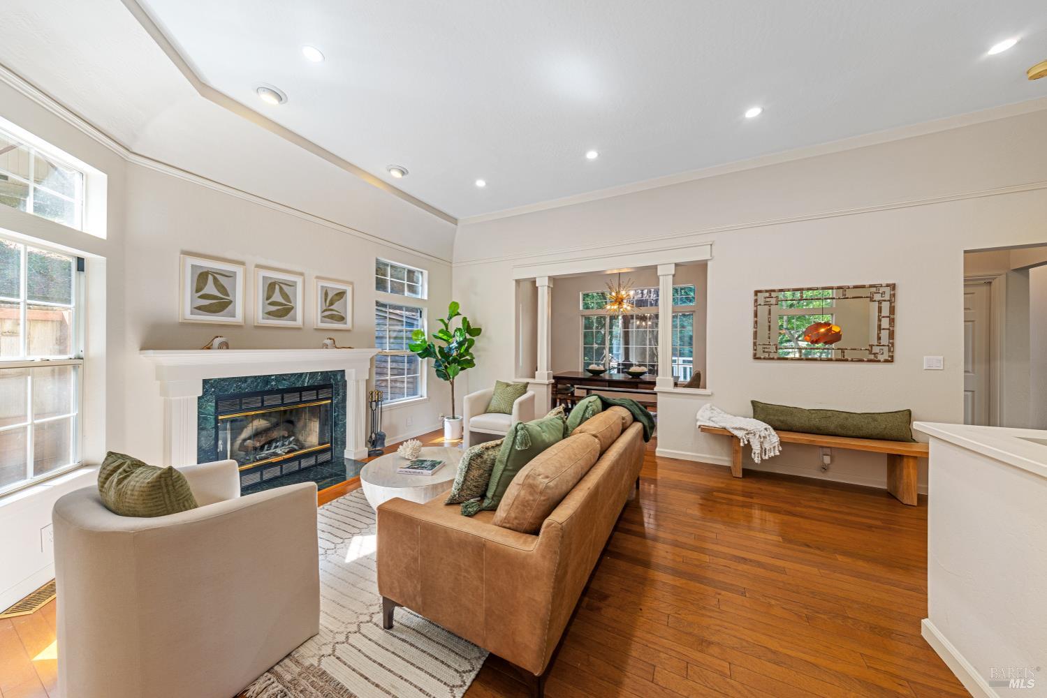 Detail Gallery Image 3 of 40 For 43 Creek Rd, San Anselmo,  CA 94960 - 3 Beds | 2/1 Baths