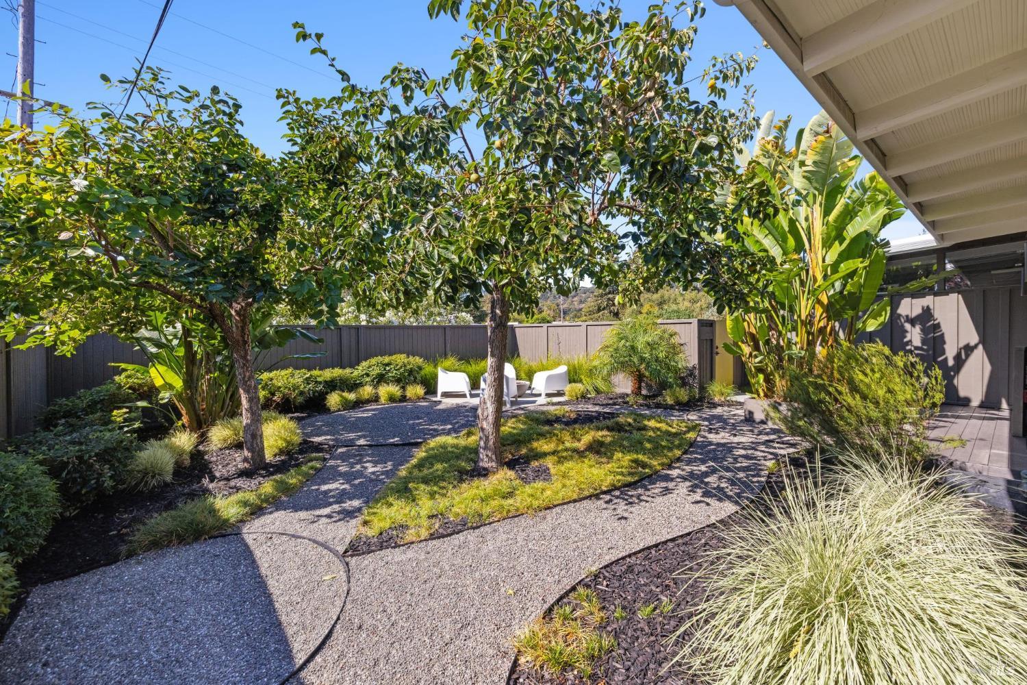 Detail Gallery Image 29 of 48 For 576 Wakerobin Ln, San Rafael,  CA 94903 - 3 Beds | 2 Baths