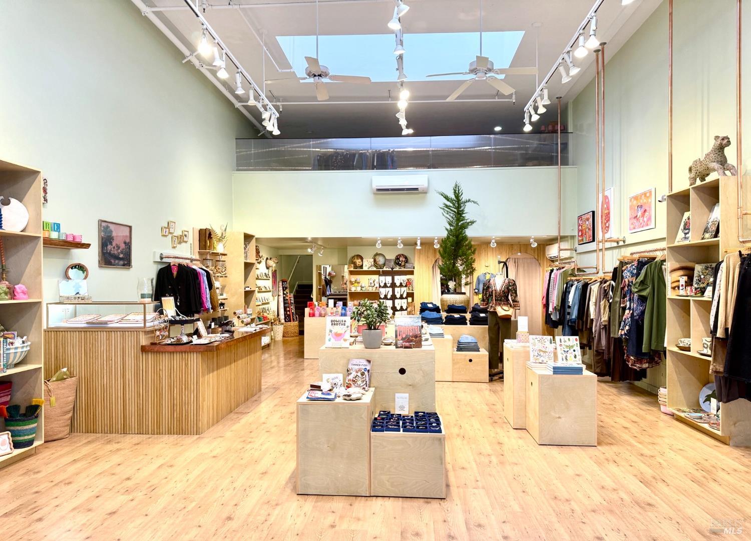 Detail Gallery Image 8 of 10 For 30 Miller Ave, Mill Valley,  CA 94941 - – Beds | – Baths