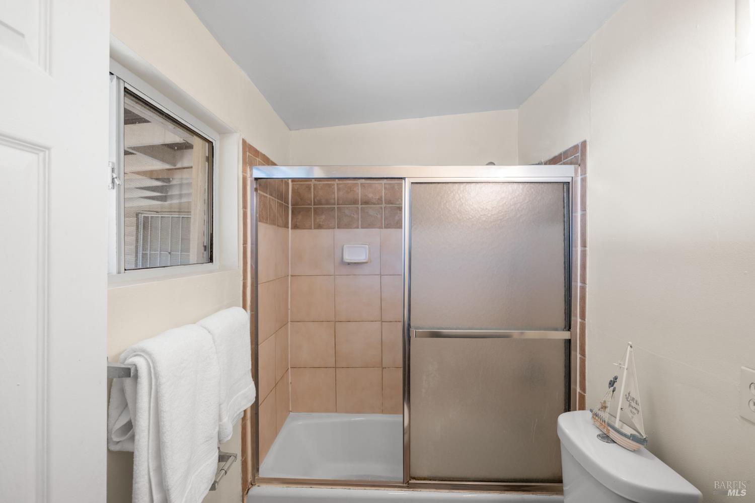 Detail Gallery Image 19 of 42 For 1401 Coronel Ave, Vallejo,  CA 94591 - 3 Beds | 2 Baths