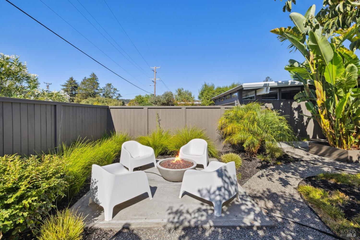 Detail Gallery Image 28 of 48 For 576 Wakerobin Ln, San Rafael,  CA 94903 - 3 Beds | 2 Baths
