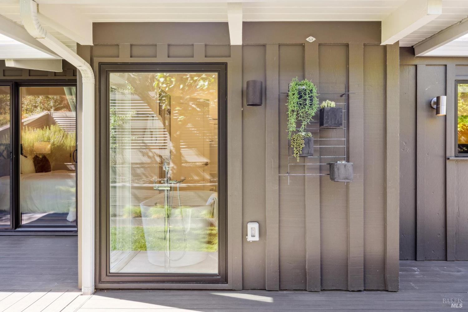 Detail Gallery Image 37 of 48 For 576 Wakerobin Ln, San Rafael,  CA 94903 - 3 Beds | 2 Baths