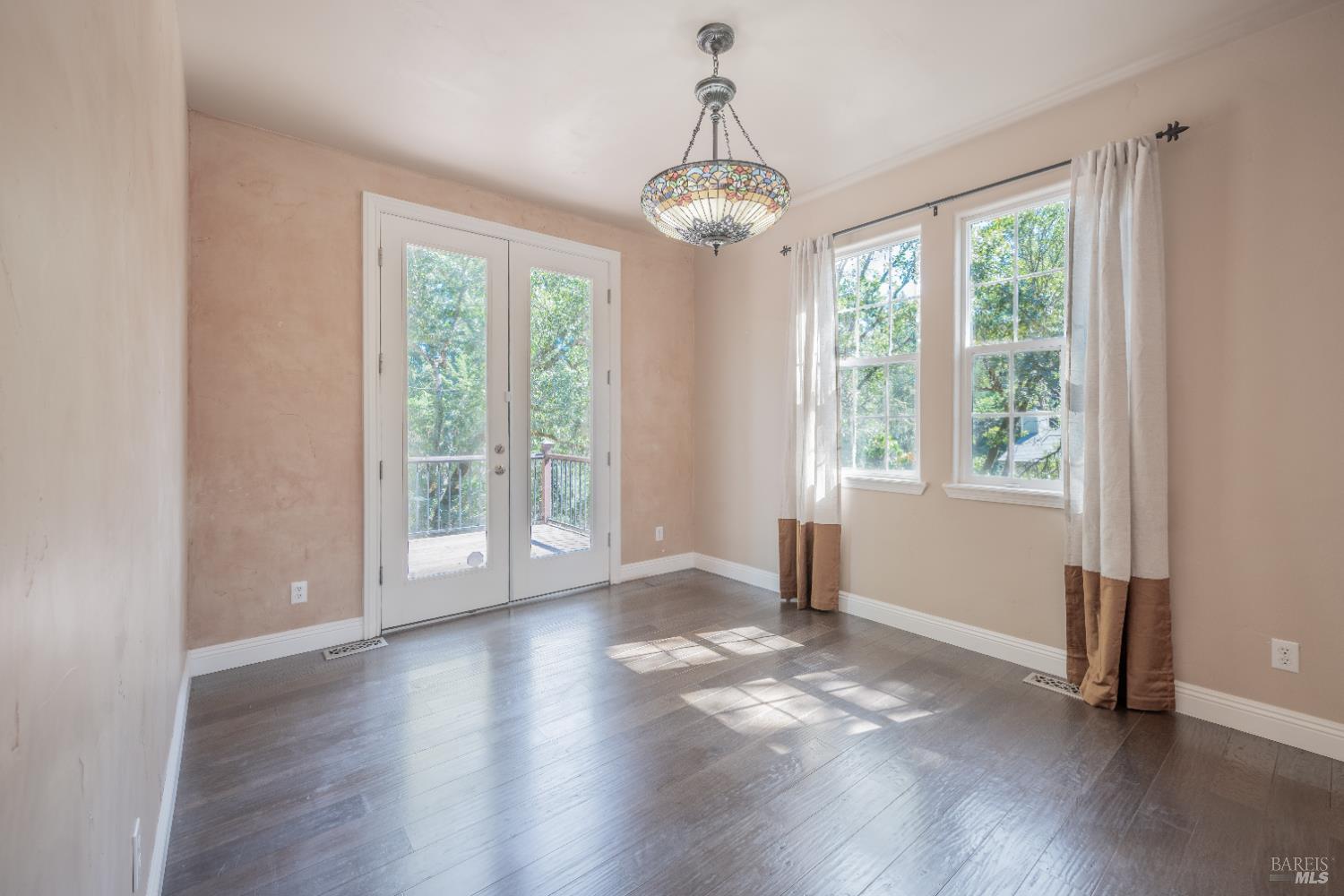 Detail Gallery Image 14 of 37 For 25977 Hawk Ter, Willits,  CA 95490 - 3 Beds | 2/1 Baths