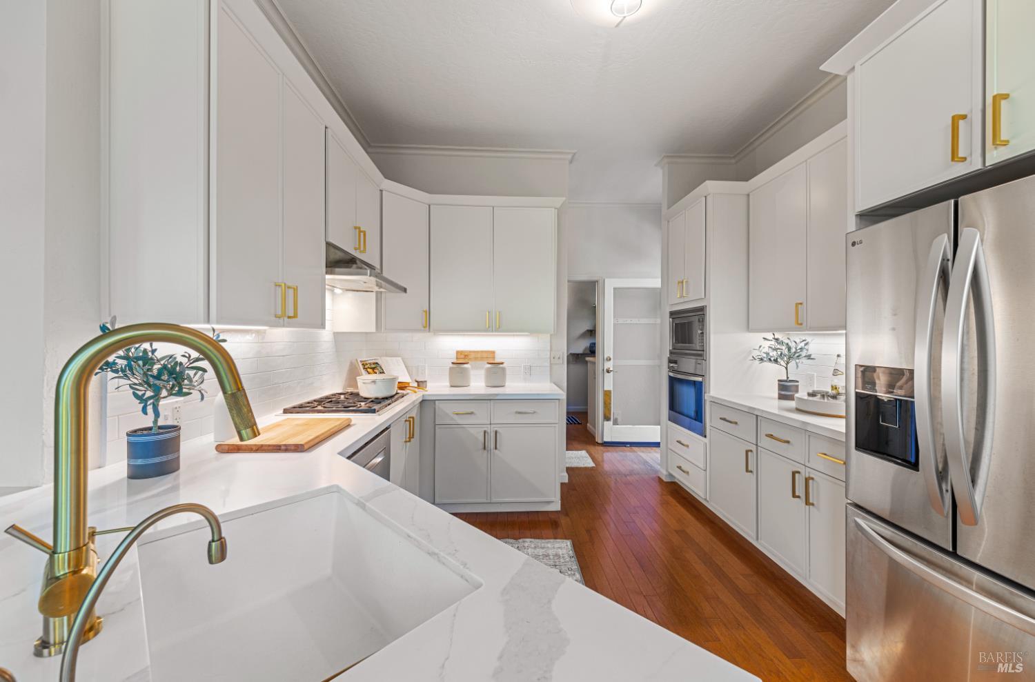 Detail Gallery Image 15 of 40 For 43 Creek Rd, San Anselmo,  CA 94960 - 3 Beds | 2/1 Baths