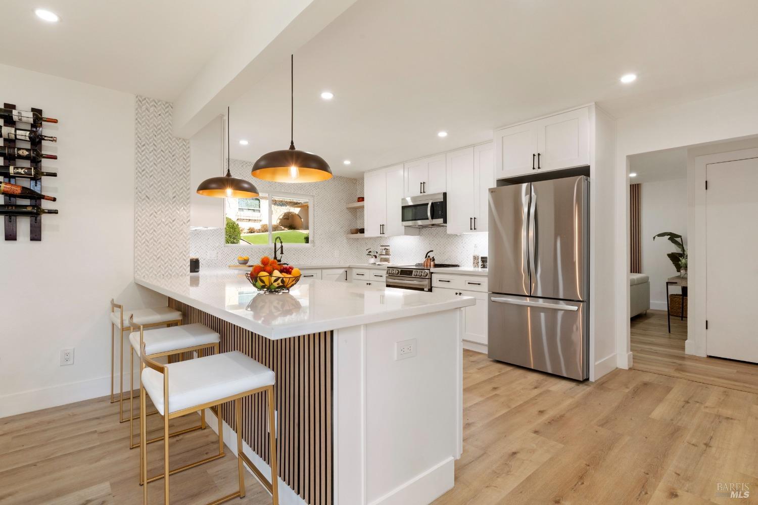 Detail Gallery Image 7 of 21 For 773 Ernest Dr, Sonoma,  CA 95476 - 4 Beds | 2 Baths