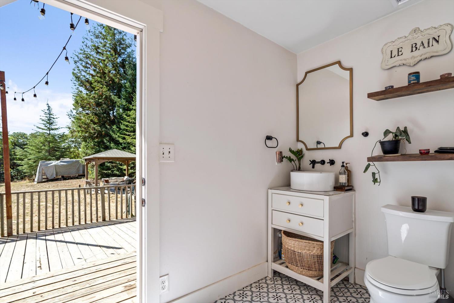 Detail Gallery Image 14 of 40 For 8061 Elphick Rd, Sebastopol,  CA 95472 - 4 Beds | 2/1 Baths