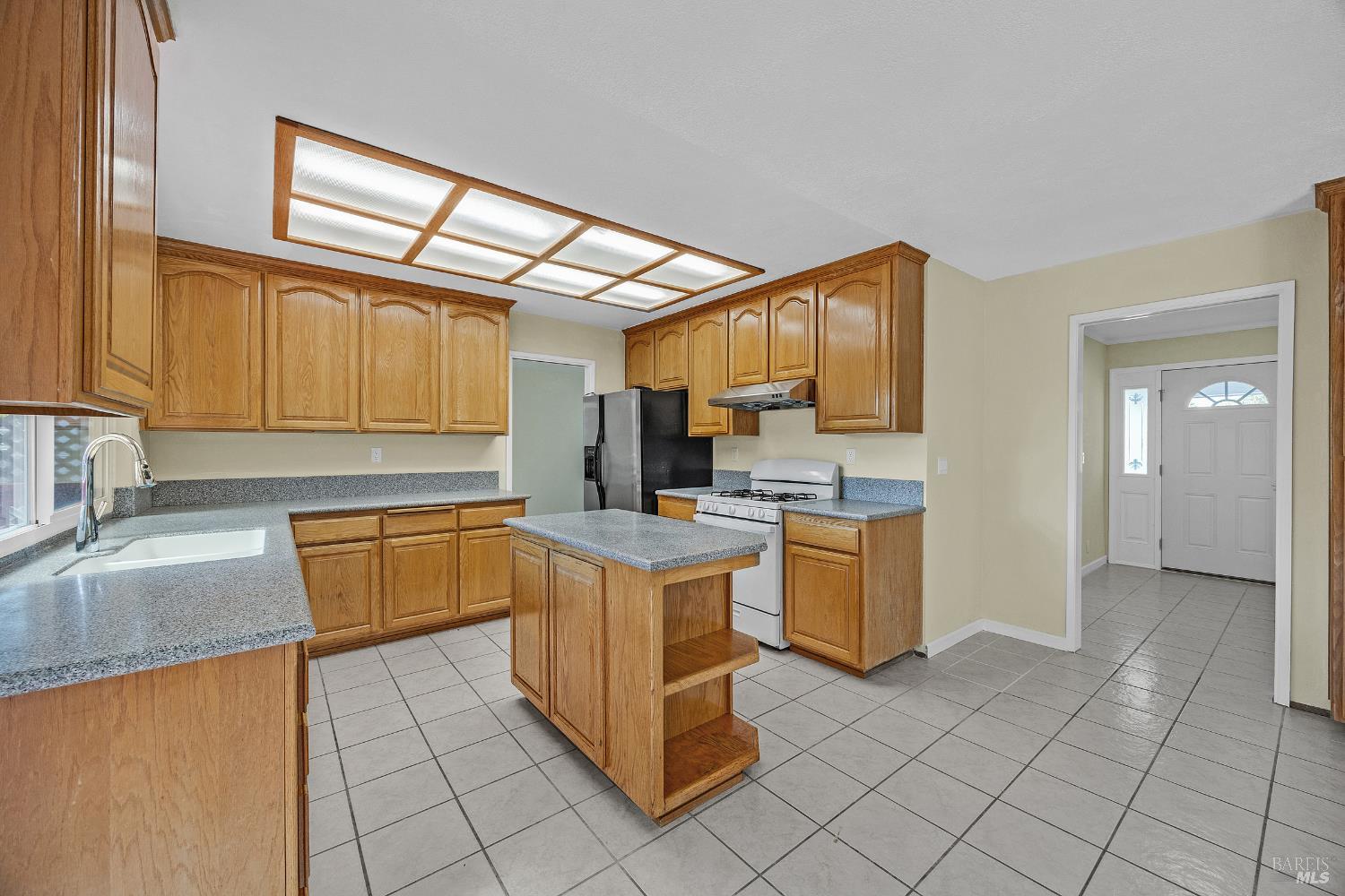 Detail Gallery Image 9 of 43 For 743 Isabella Way, Fairfield,  CA 94533 - 4 Beds | 2/1 Baths