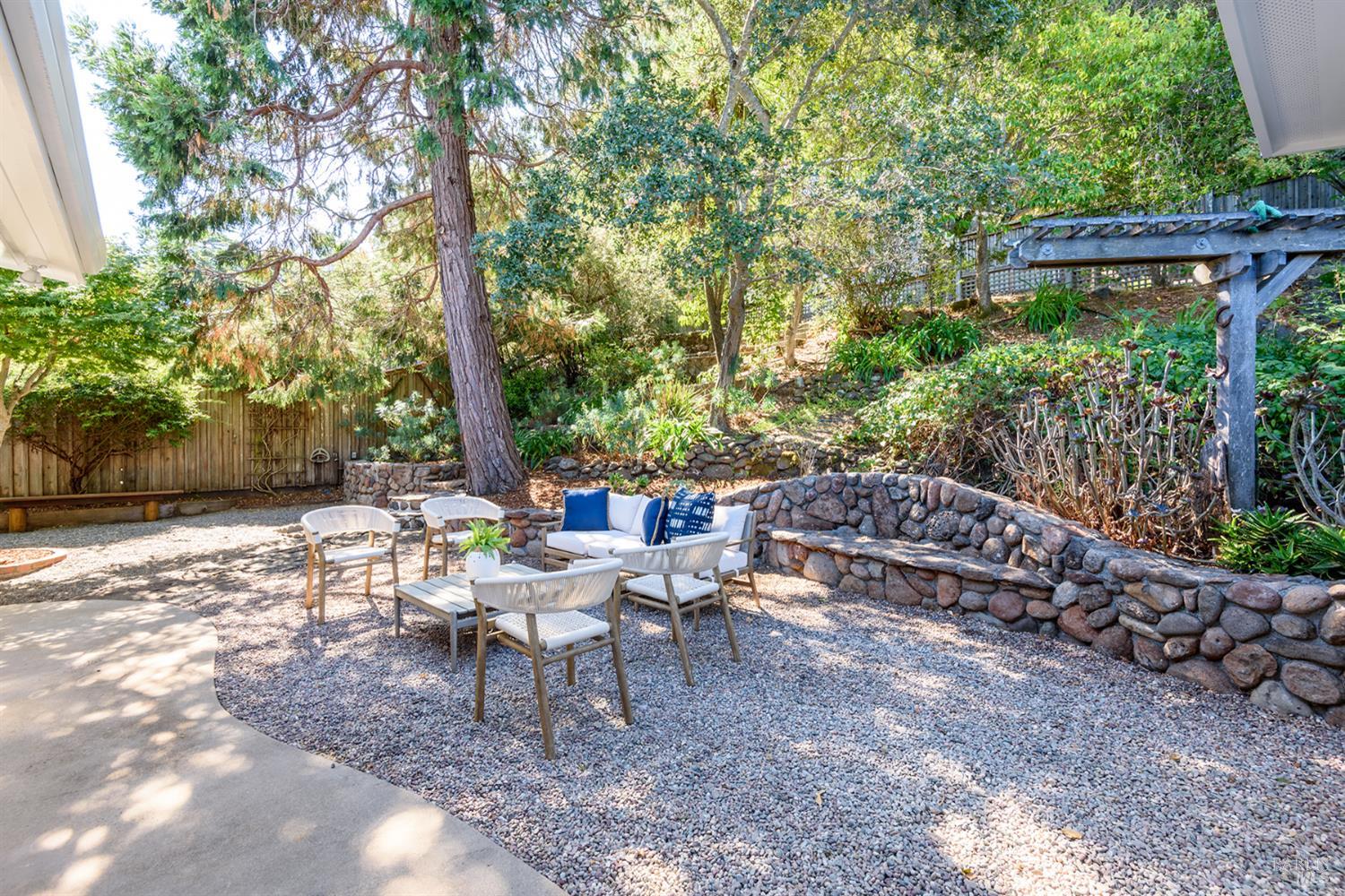 Detail Gallery Image 21 of 25 For 28 Hillview Ave, San Rafael,  CA 94901 - 3 Beds | 1 Baths