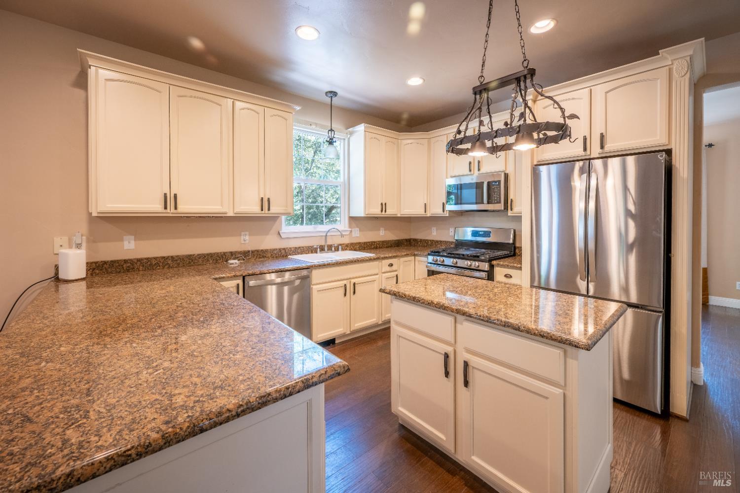 Detail Gallery Image 13 of 37 For 25977 Hawk Ter, Willits,  CA 95490 - 3 Beds | 2/1 Baths