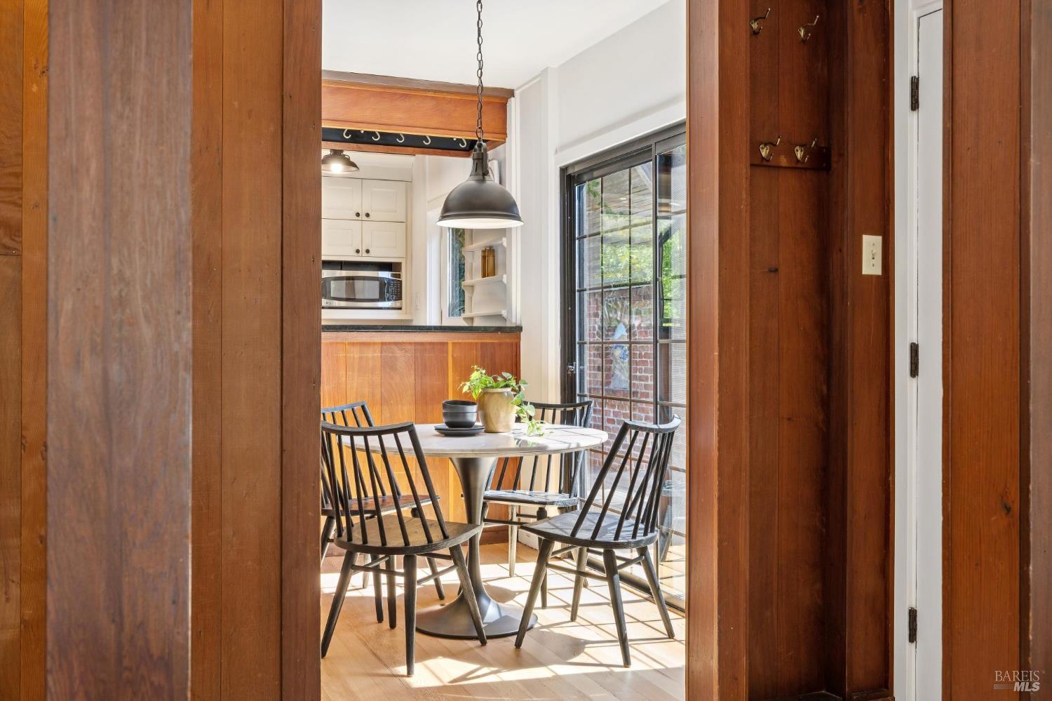 Detail Gallery Image 13 of 43 For 274 Sausalito St, Corte Madera,  CA 94925 - 2 Beds | 1 Baths