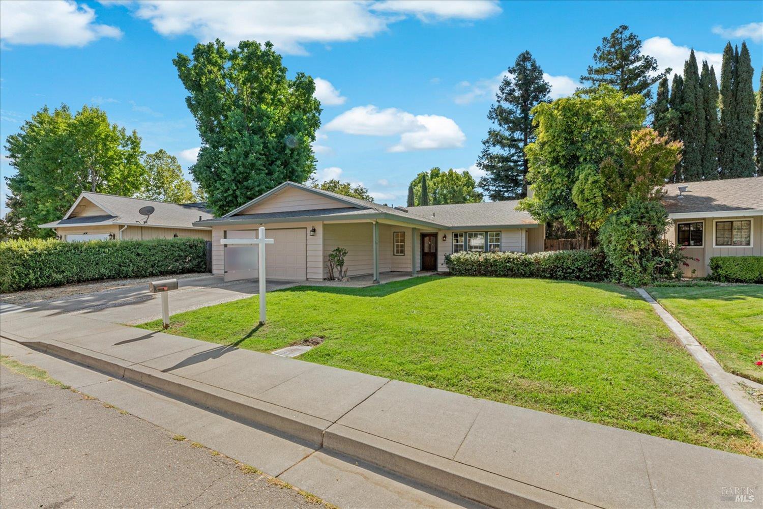 Detail Gallery Image 2 of 54 For 1015 Mason Ct, Dixon,  CA 95620 - 3 Beds | 2 Baths