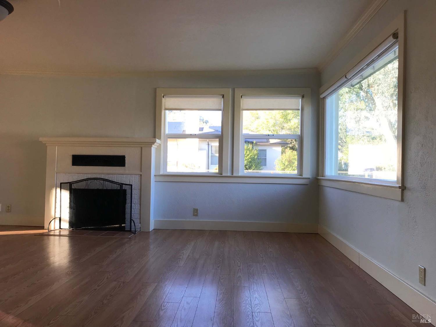 Detail Gallery Image 2 of 8 For 2437 Lomitas Ave, Santa Rosa,  CA 95404 - 2 Beds | 1 Baths