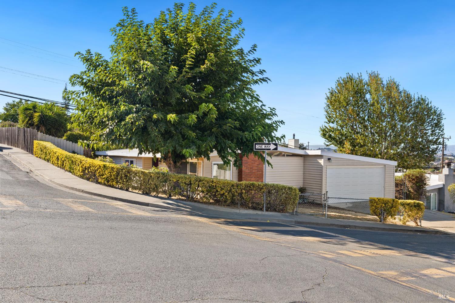 Detail Gallery Image 40 of 42 For 1401 Coronel Ave, Vallejo,  CA 94591 - 3 Beds | 2 Baths
