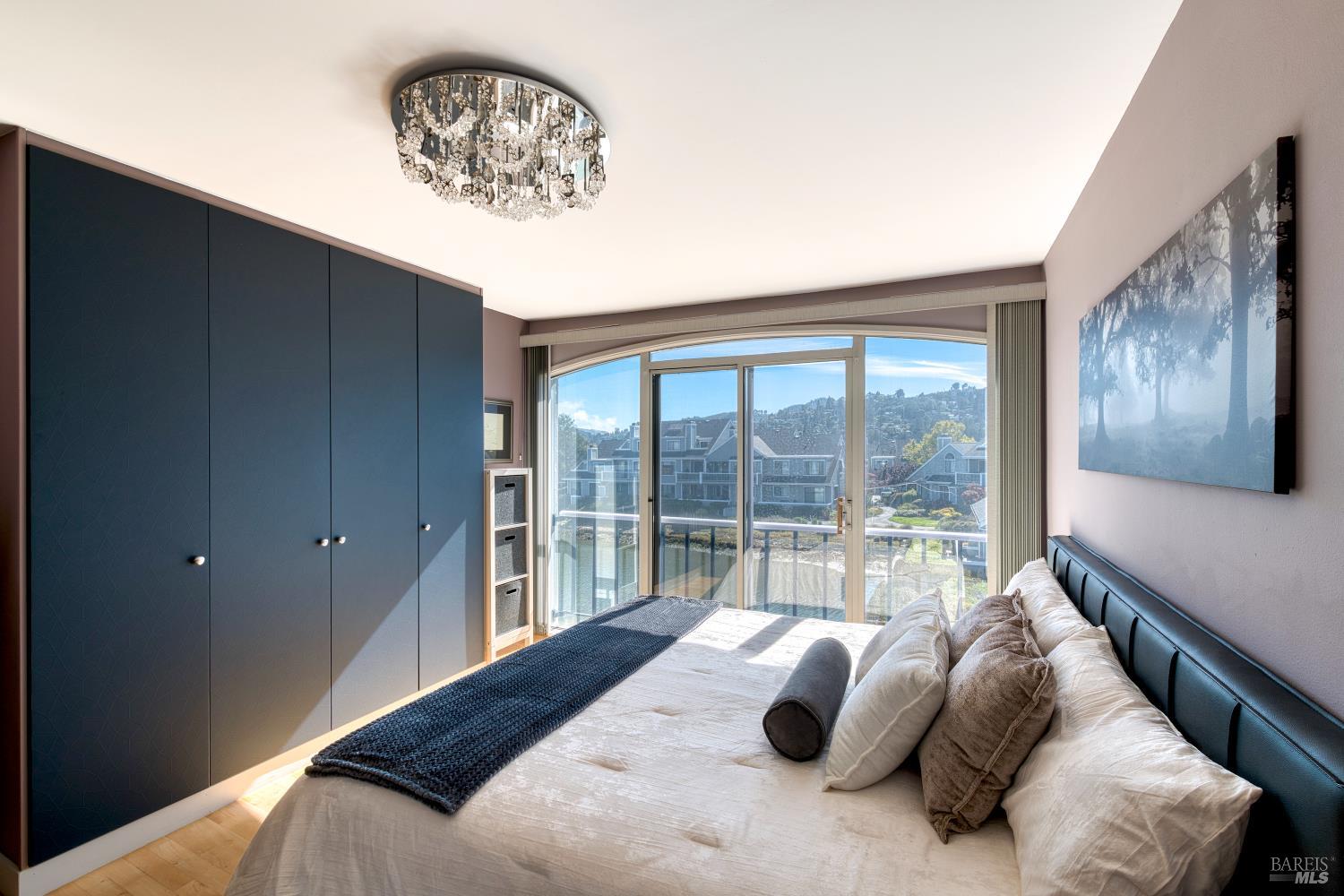 Detail Gallery Image 18 of 35 For 5331 Shelter Bay Ave, Mill Valley,  CA 94941 - 2 Beds | 2 Baths