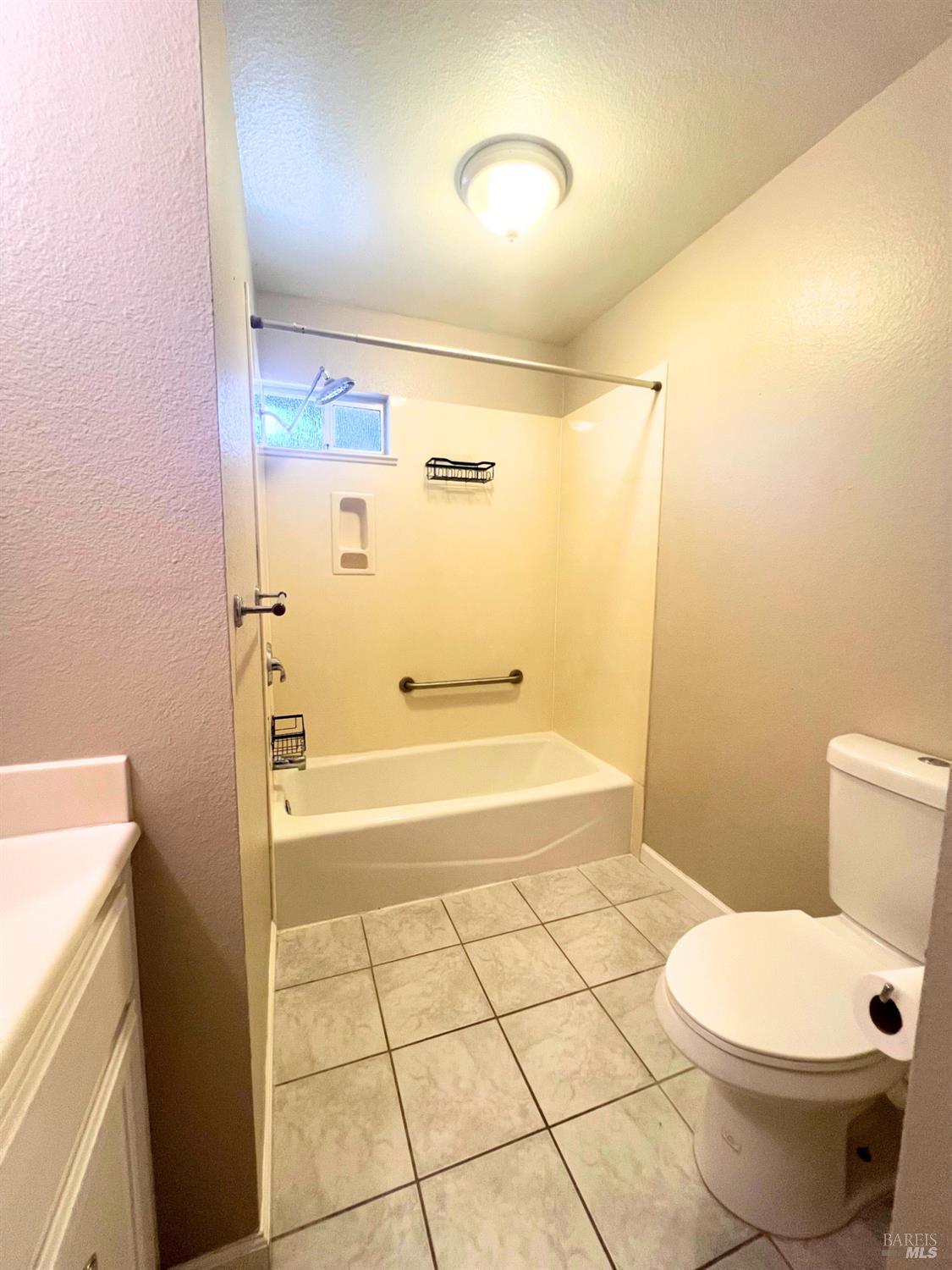 Detail Gallery Image 21 of 37 For 1136 Woodridge Dr, Vacaville,  CA 95687 - 3 Beds | 2 Baths