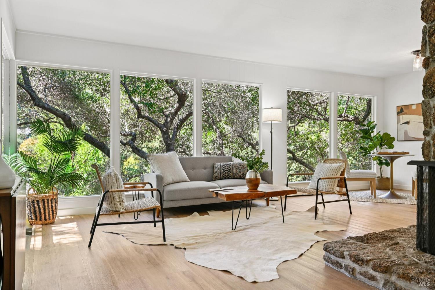 Detail Gallery Image 7 of 74 For 135 Spring Grove Ave, San Rafael,  CA 94901 - 6 Beds | 5/2 Baths
