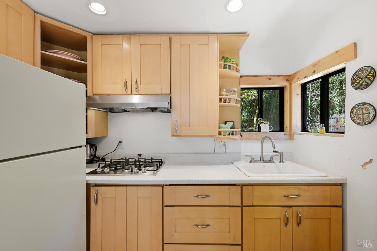 Detail Gallery Image 7 of 64 For 192 Atherton Ave, Novato,  CA 94945 - 3 Beds | 2 Baths