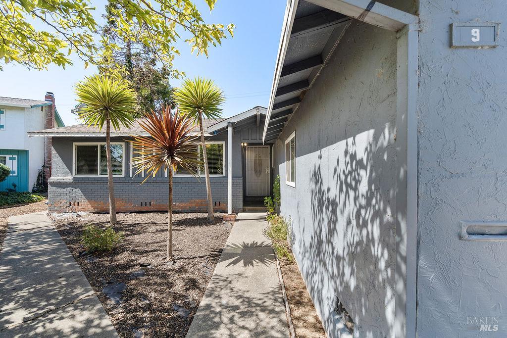 Detail Gallery Image 2 of 36 For 9 Falcon Dr, Vallejo,  CA 94589 - 4 Beds | 2 Baths