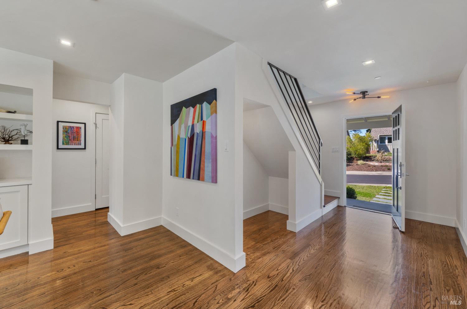 Detail Gallery Image 4 of 39 For 137 Granada Dr, Corte Madera,  CA 94925 - 4 Beds | 4 Baths
