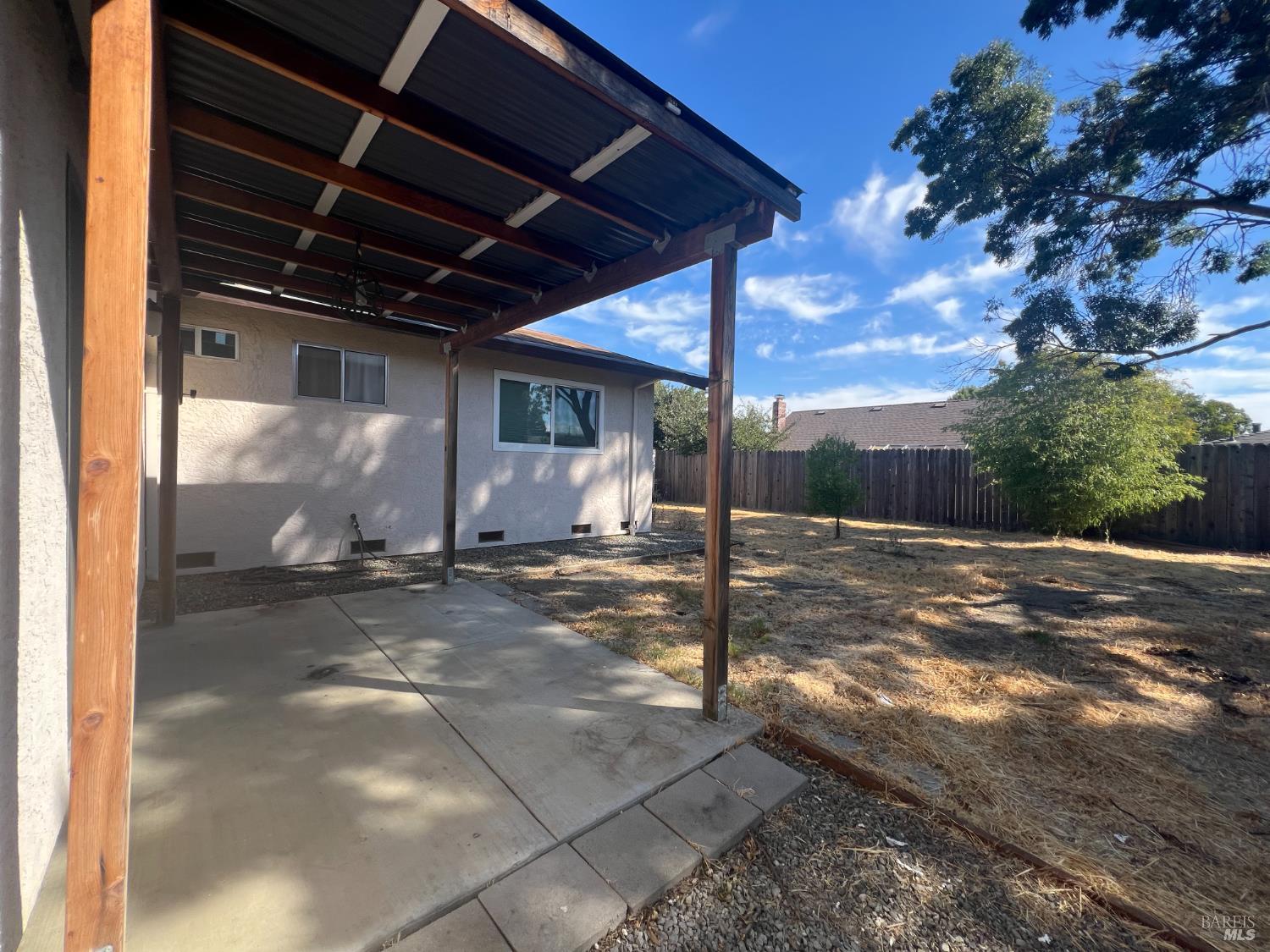 Detail Gallery Image 28 of 37 For 1136 Woodridge Dr, Vacaville,  CA 95687 - 3 Beds | 2 Baths