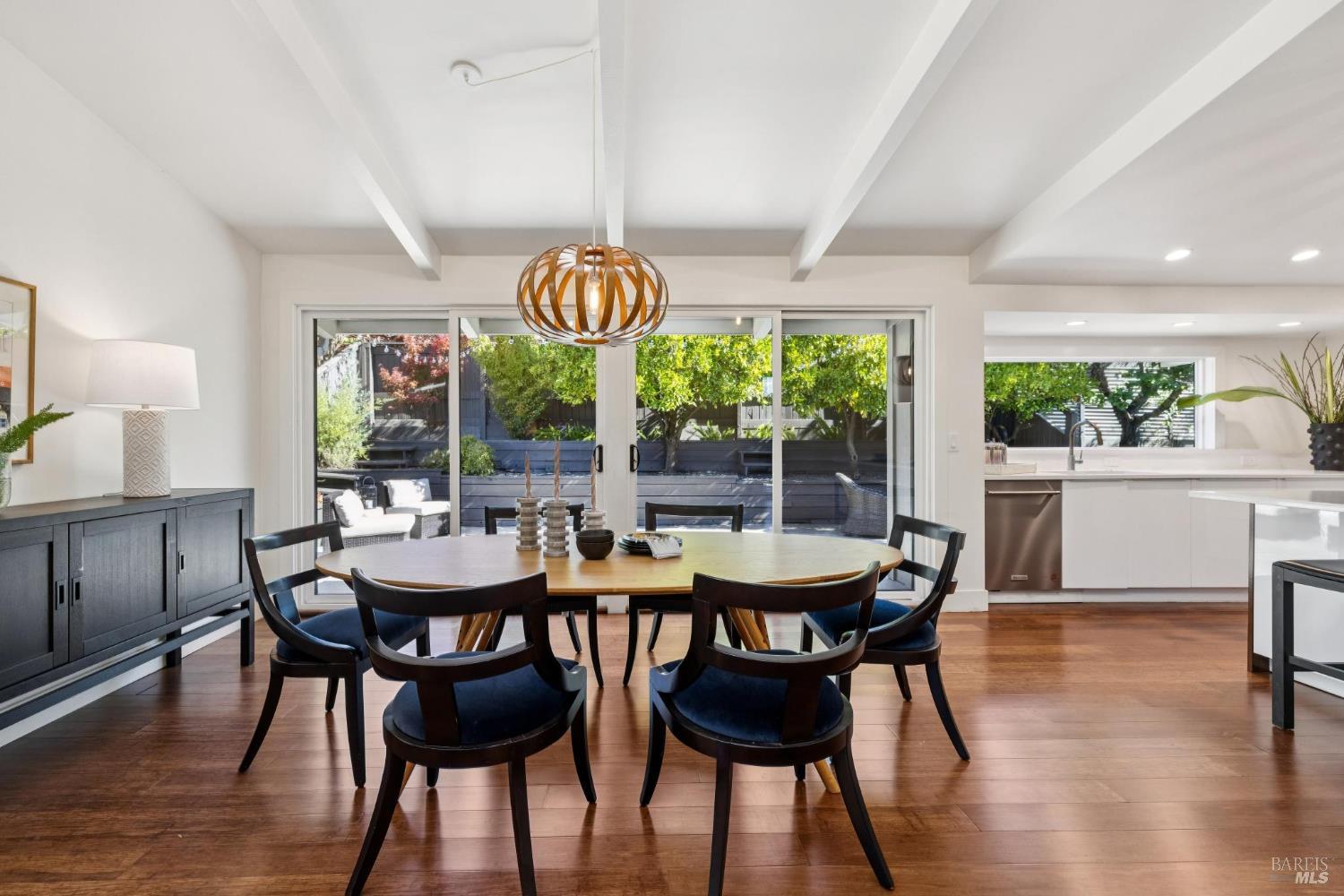 Detail Gallery Image 17 of 48 For 576 Wakerobin Ln, San Rafael,  CA 94903 - 3 Beds | 2 Baths