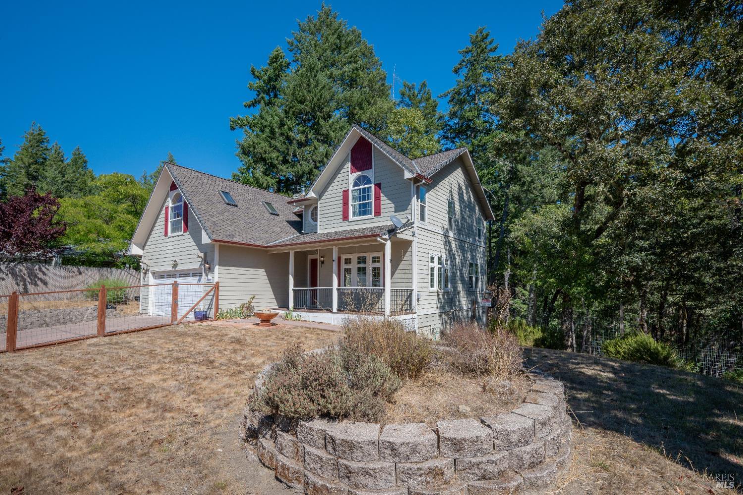 Detail Gallery Image 4 of 37 For 25977 Hawk Ter, Willits,  CA 95490 - 3 Beds | 2/1 Baths