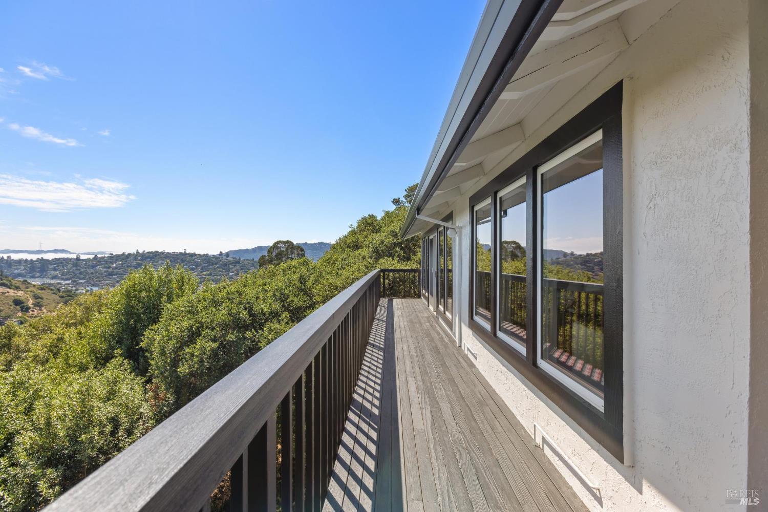 Detail Gallery Image 15 of 51 For 12 Tara View Rd, Belvedere Tiburon,  CA 94920 - 3 Beds | 2/1 Baths