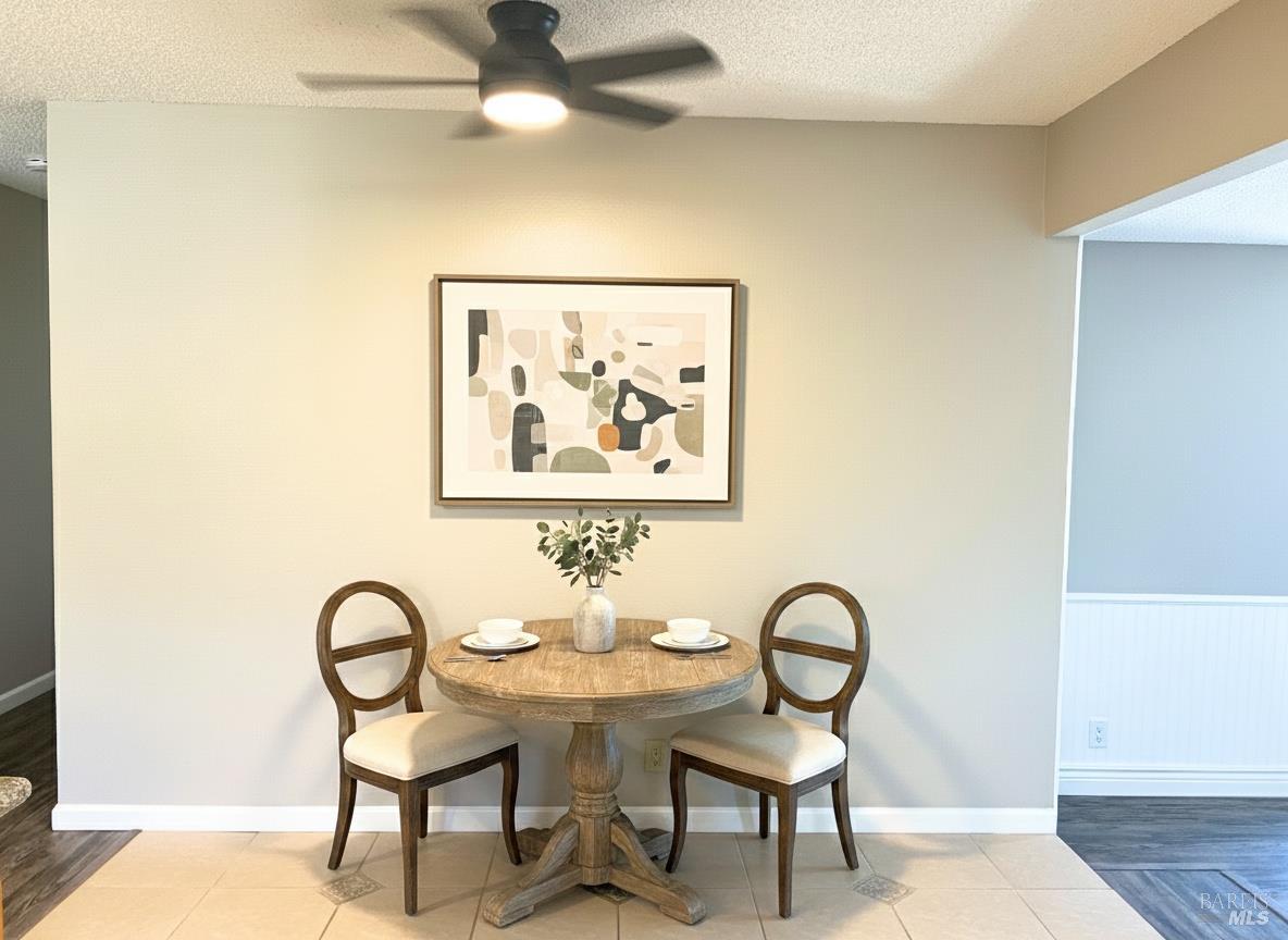 Detail Gallery Image 12 of 37 For 1136 Woodridge Dr, Vacaville,  CA 95687 - 3 Beds | 2 Baths