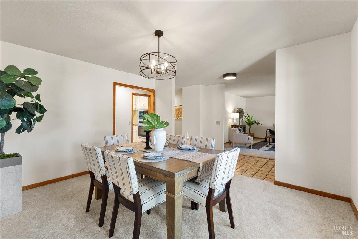 Detail Gallery Image 7 of 42 For 4604 Morris Ct, Santa Rosa,  CA 95405 - 3 Beds | 2/1 Baths
