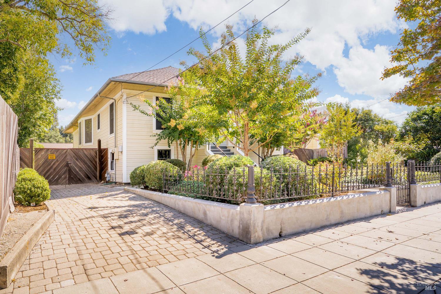 Detail Gallery Image 5 of 94 For 362 Jefferson St, Napa,  CA 94559 - 2 Beds | 2 Baths
