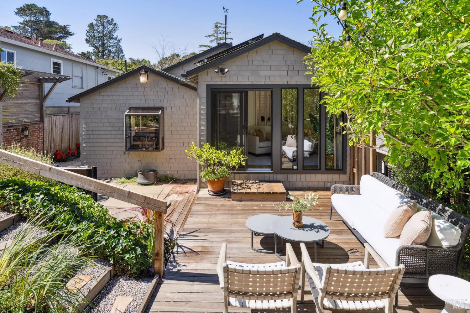 Detail Gallery Image 31 of 43 For 274 Sausalito St, Corte Madera,  CA 94925 - 2 Beds | 1 Baths