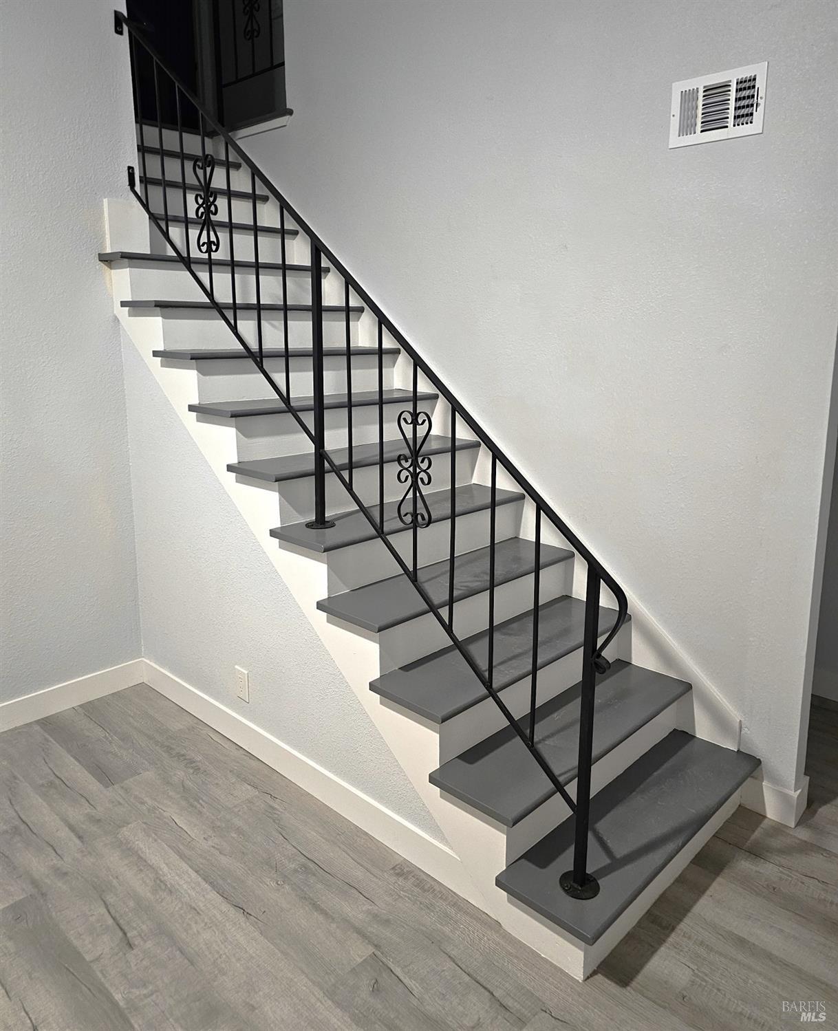 Detail Gallery Image 7 of 14 For 1048 E Tabor Ave, Fairfield,  CA 94533 - 4 Beds | 2 Baths