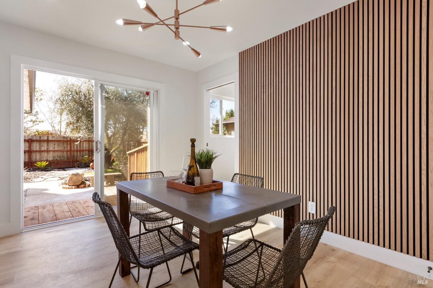 Detail Gallery Image 10 of 21 For 773 Ernest Dr, Sonoma,  CA 95476 - 4 Beds | 2 Baths