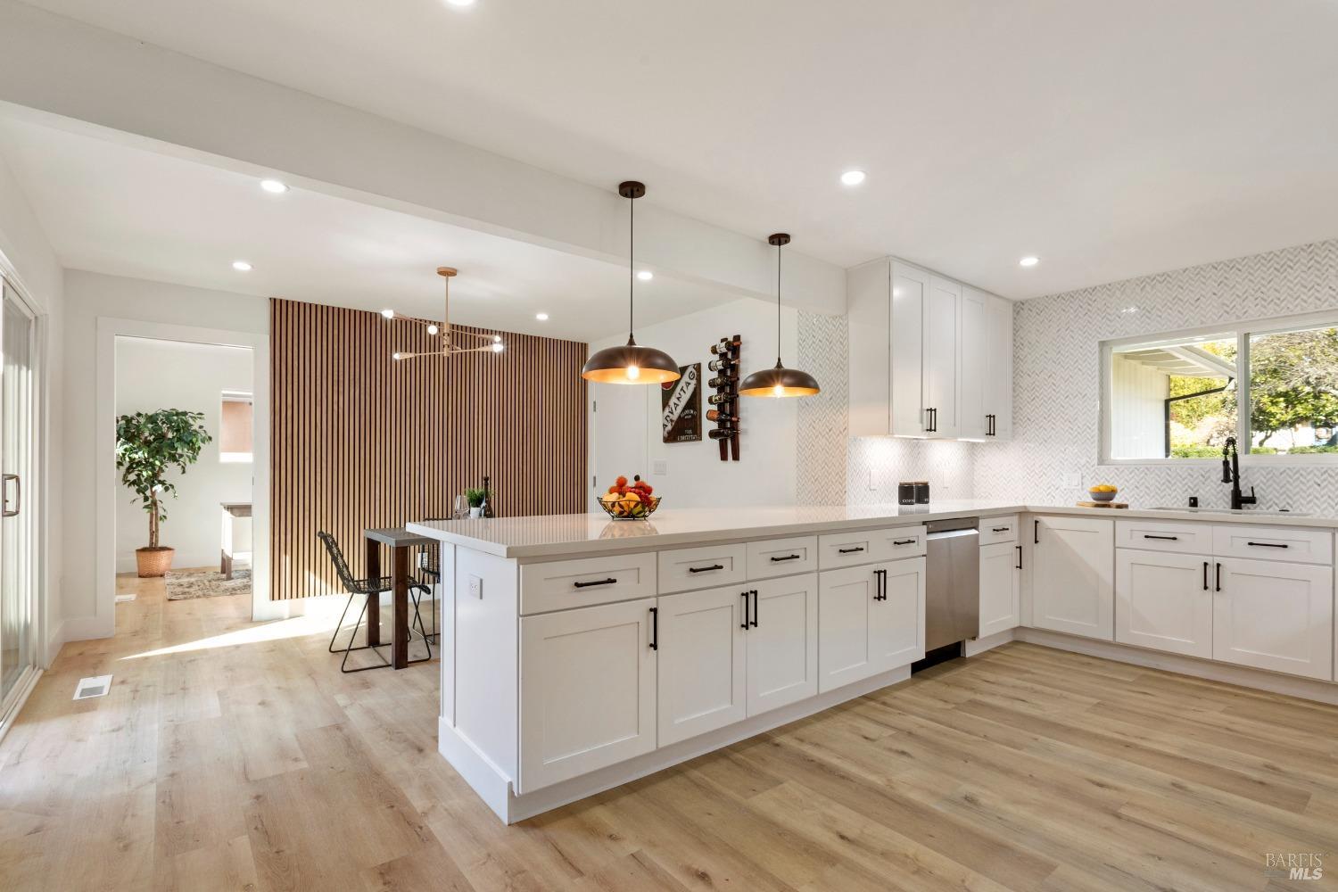 Detail Gallery Image 3 of 21 For 773 Ernest Dr, Sonoma,  CA 95476 - 4 Beds | 2 Baths
