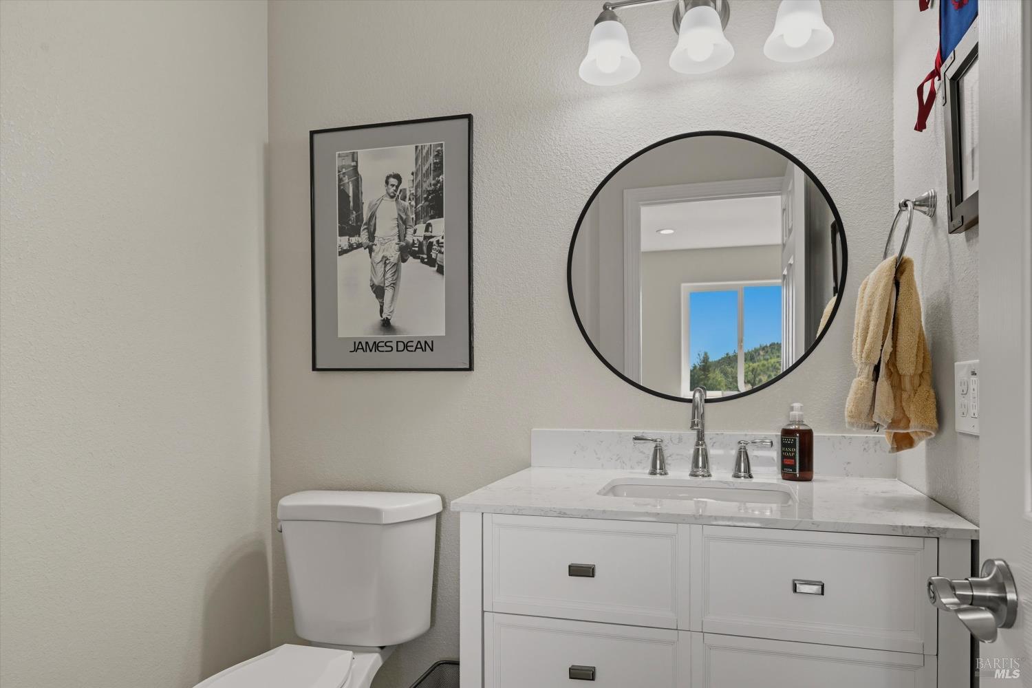 Detail Gallery Image 4 of 40 For 9781 Venturi Dr, Cobb,  CA 95426 - 4 Beds | 2/1 Baths