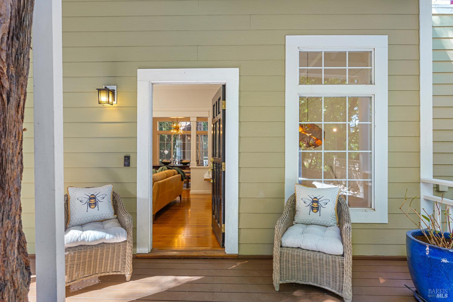 Detail Gallery Image 2 of 40 For 43 Creek Rd, San Anselmo,  CA 94960 - 3 Beds | 2/1 Baths
