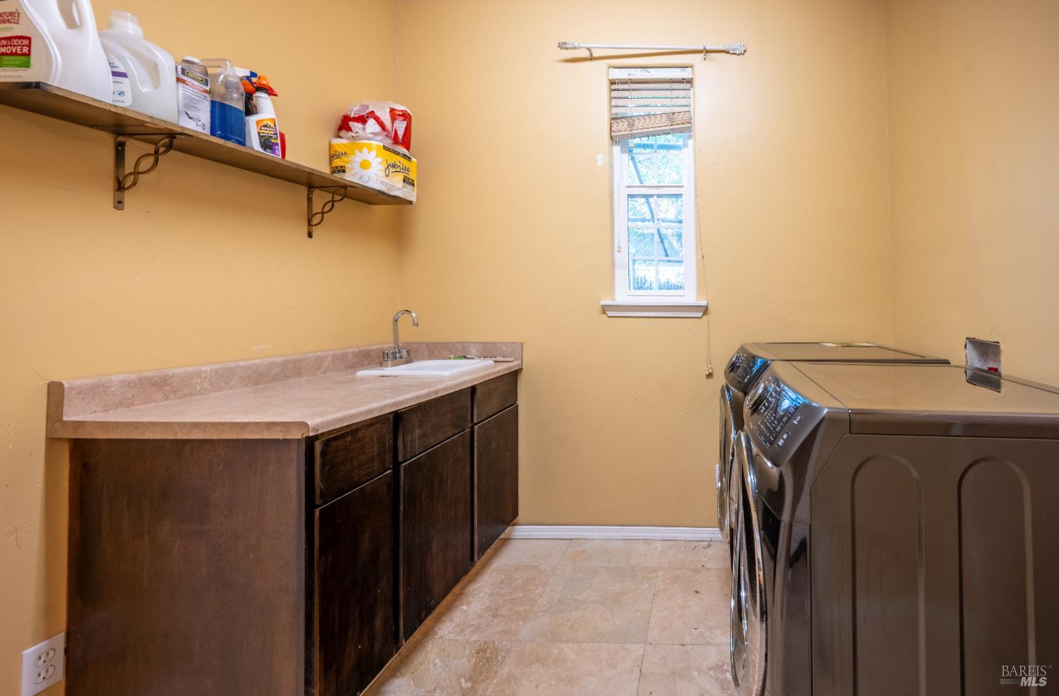 Detail Gallery Image 15 of 37 For 25977 Hawk Ter, Willits,  CA 95490 - 3 Beds | 2/1 Baths